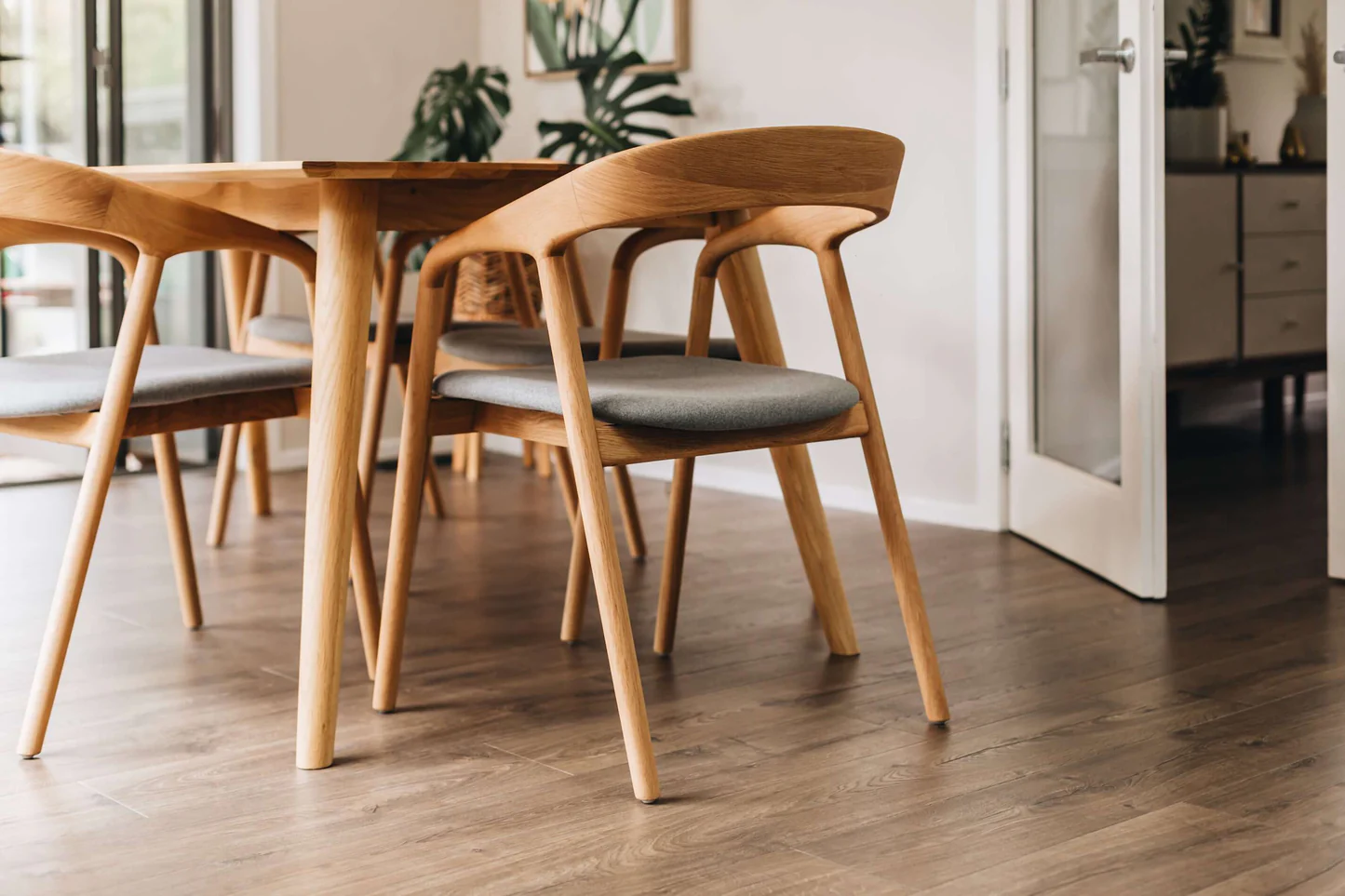 Nora Dining Chair Natural Oak / PU