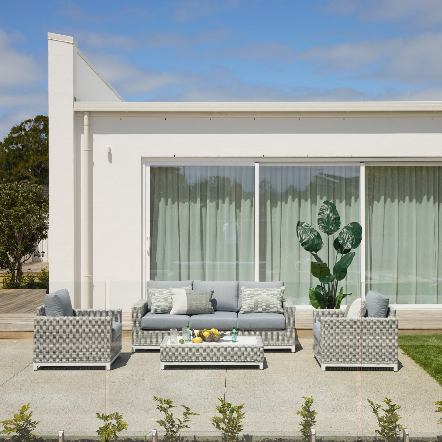 Lakeside 4-Piece Set Outdoor Lounge Suite