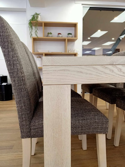 Concept Dining Table