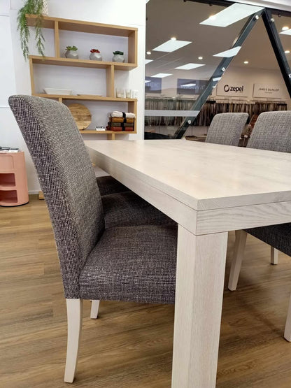 Concept Dining Table